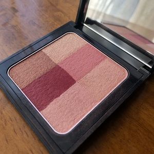 Bobbi Brown Brightening Brick - Cranberry